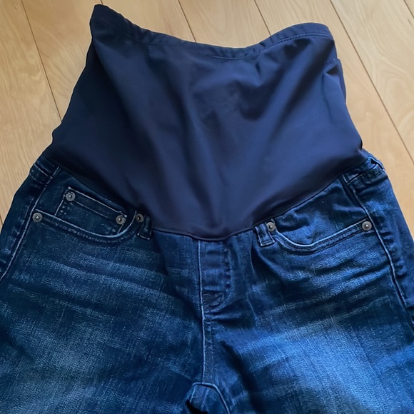 Lot of 2 pairs of Gap maternity jeans - size 27 cropped - Picture 2 of 3